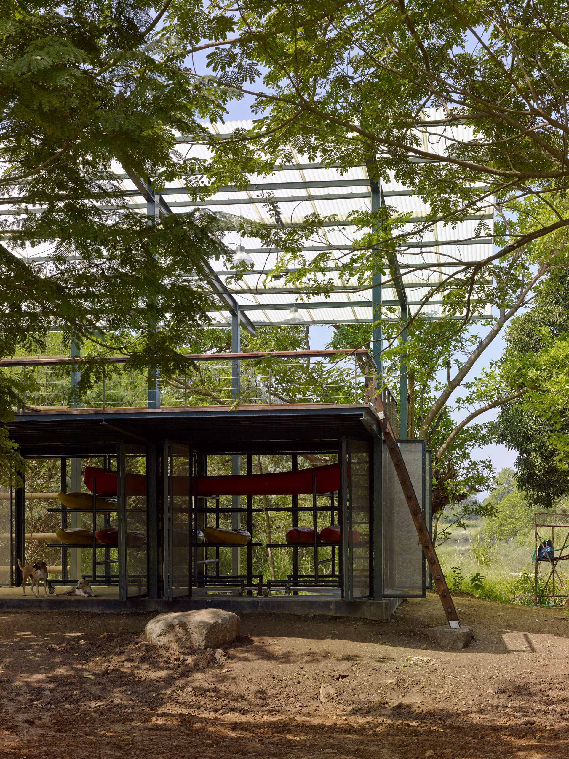 E13461 · BRIO · Magic Bus Pavilion